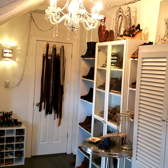 Meet your Posher, Suzanne - Picture 2 of 3